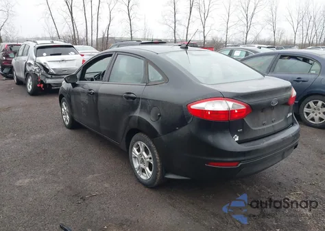 2015 Ford Fiesta Se z USA, uszkodzony, nr VIN 3FADP4BJXFM141342